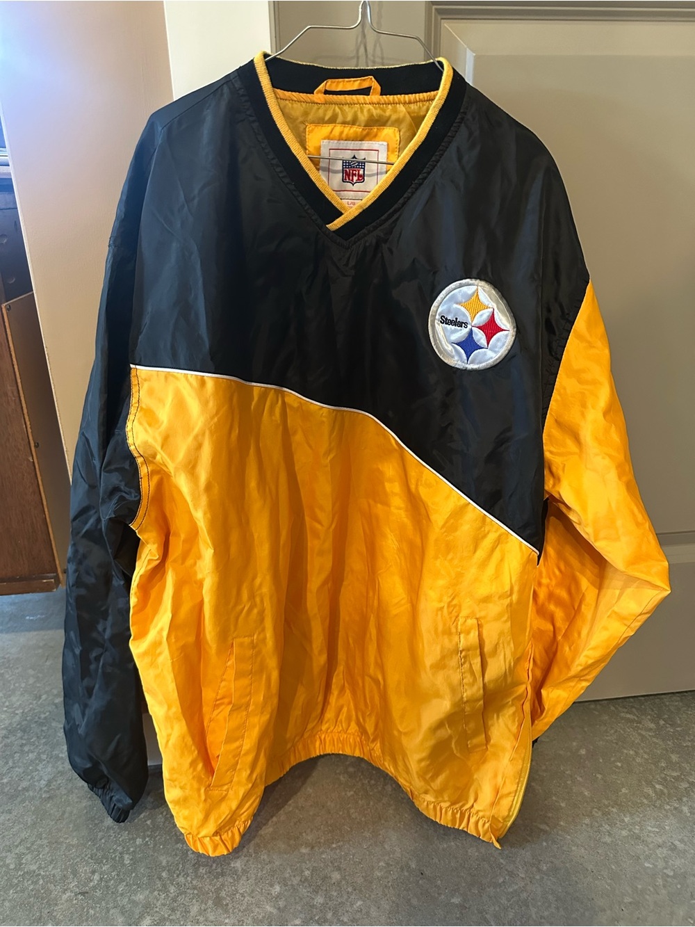 Men's Steelers Black & Gold Windbreaker Pullover